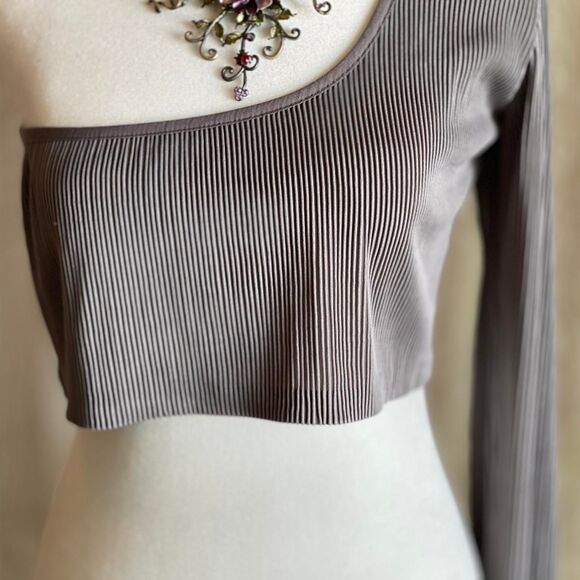 NWOT Manière de Voir One Shoulder Crop Top Gray Ribbed Long Sleeve US Size 12 - Picture 2 of 8